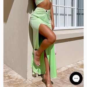 Read my mind maxi skirt lime